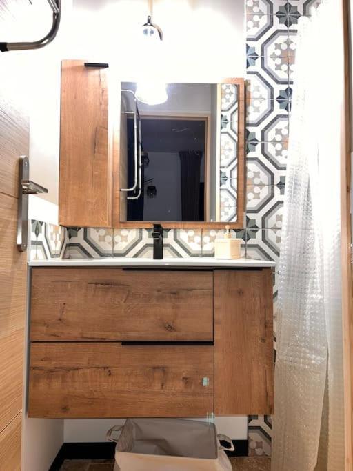 Appartamento Loft Pied De Coline Au Calme Ginasservis Esterno foto